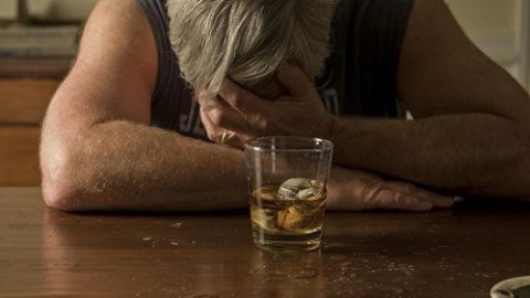 What are the Physical Signs of Alcoholism?